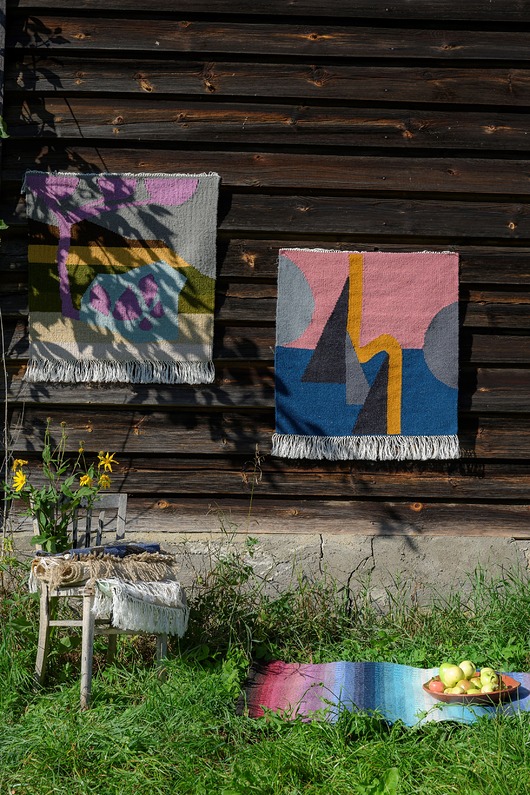 Ozdoby na ścianę Ręcznie tkany kilim - wełniana makatka  - CZARNA JACHTA - Mazurskie Opowieści