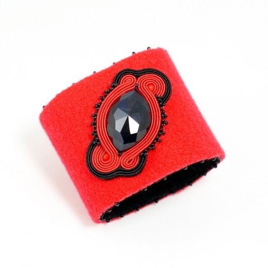 Red & black moniqq