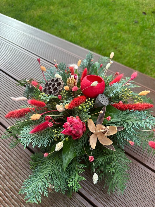 dekoracje świąteczne Wiązanka nagrobna świąteczna kompozycja