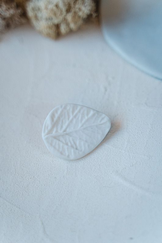 broszki Porcelanowa broszka LIŚĆ