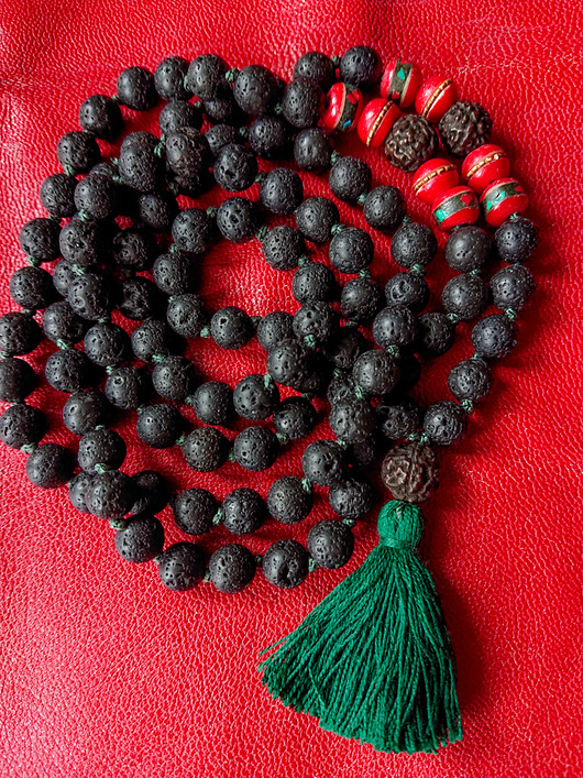 LAWA MALA /// naszyjnik z lawy i rudrakszy NOMAD ACCESSORIES