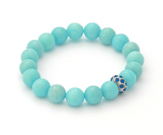 Mint jade with crystal bead. Lavoga