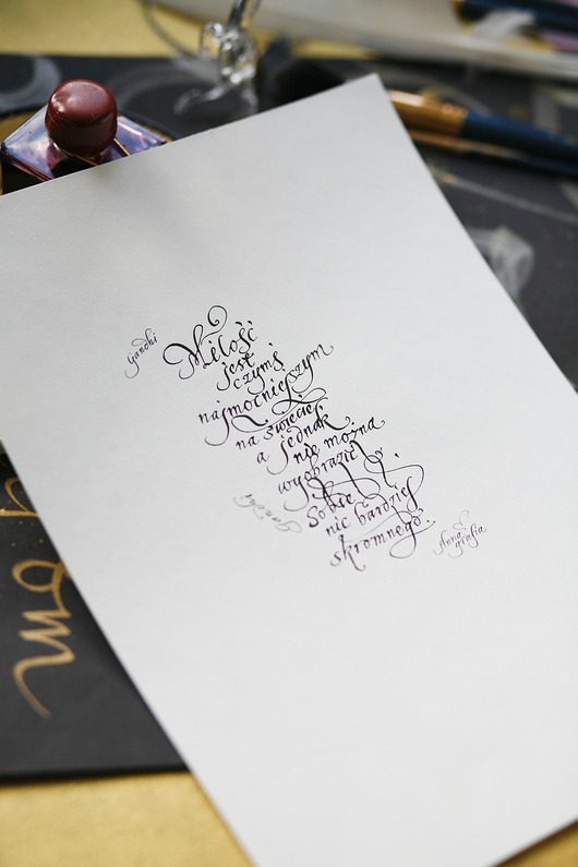 plakaty Plakat kaligrafia ręczna cytat Gandhi Miłość jest najmocniejsza