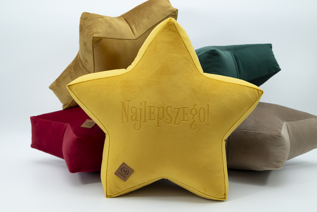 poduszki z napisami Poduszka dekoracyjna gwiazdka, świąteczna velvetowa - grawer NAJLEPSZEGO!