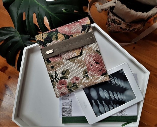 Etui kindle kwiaty manufakturaMMS