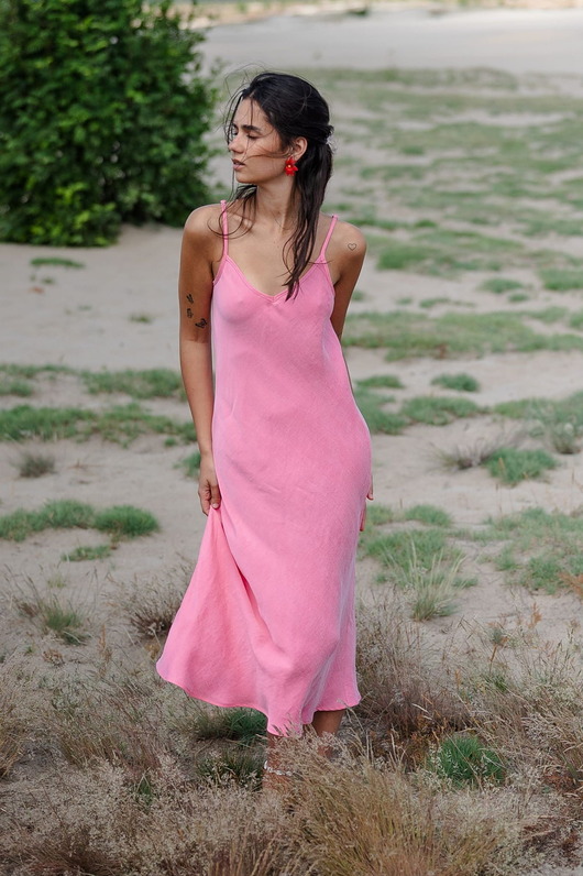 sukienki midi damskie Długa sukienka w stylu bieliźnianym (slip dress), ROSEBLOOM