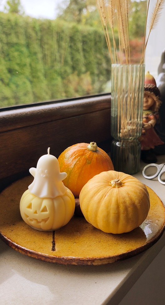 świeczniki i świece Świeca sojowa duch halloween na dyni SOYLO