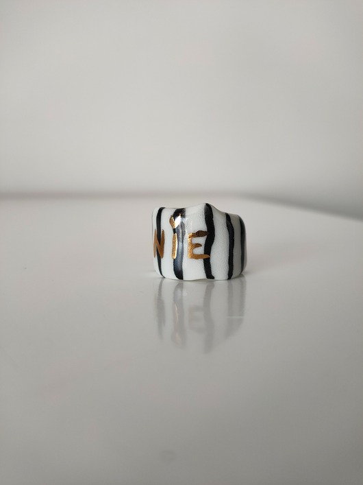 pierścionki złote Porcelanowy pierścionek z prawdziwym złotem - nie