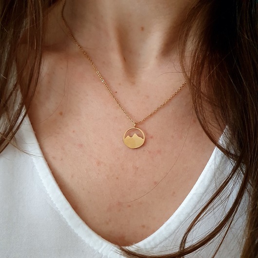 delikatny łańcuszek z motywem gór LEI handmade 