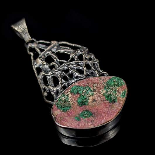 wisiory Malachit włóknisty z kobaltokalcytem