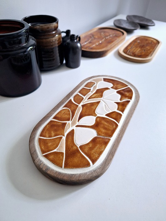 Ozdoby na ścianę Ceramiczna podstawka mozaika w drewnie
