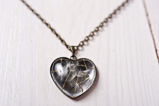 Naszyjnik z żywicy w kształcie serca So Jewelry