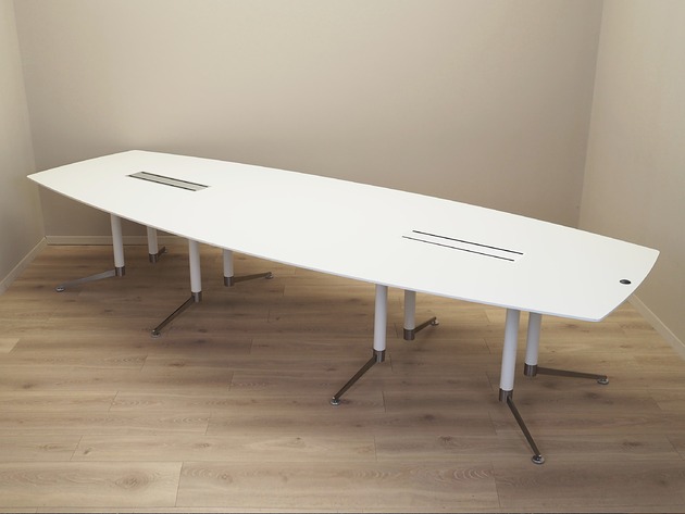 stoły Stół konferencyjny, duński design, rok 2016,  Paul Leroy, Paustian