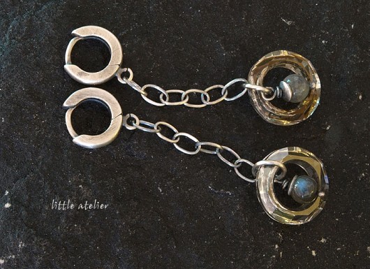 labradoryt w otoczce little atelier
