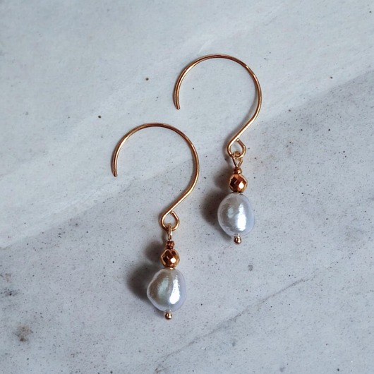 kolczyki pozłacane Srebrne perły - kolczyki na okrągłych biglach