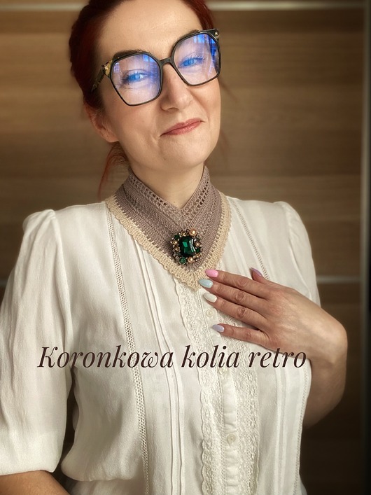 chokery Beżowy koronkowy retro naszyjnik z piękną broszą