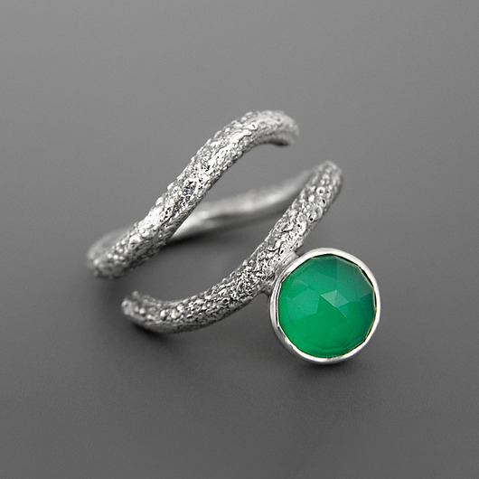 pierścionki srebrne Pierścionek  Fala z Zielonym Agatem