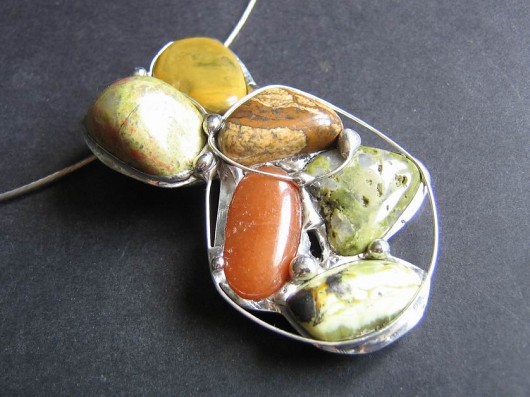 Ziele polne po drugiej stronie lustra