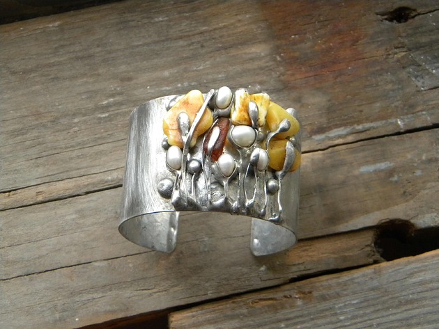 bransoletki wire wrapping Bursztyny i perły -  bransoleta mankiet CUFF