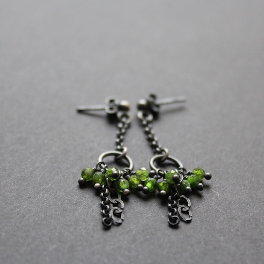 kolczyki z kamieniami Kolczyki soczyste