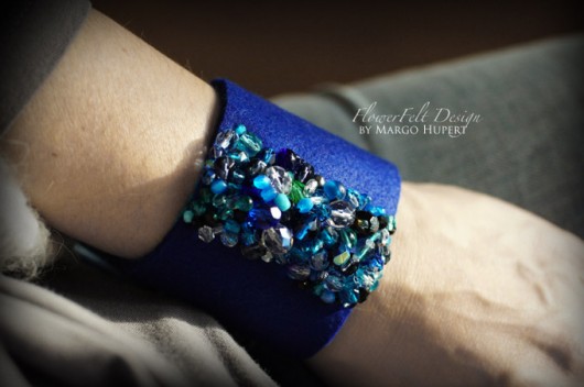 Blue crystal  bracelet FlowerFelt Design
