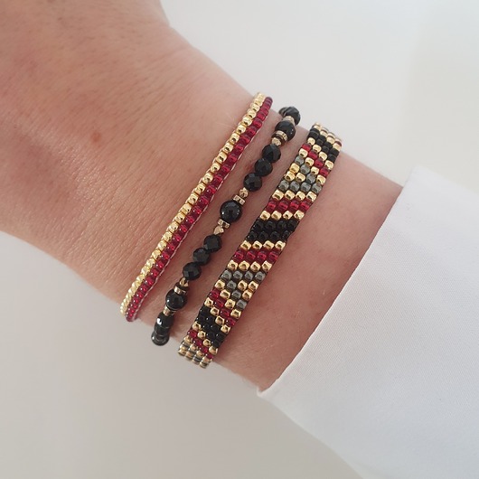 bransoletki na sznurku Komplet bransoletek z turmalinem