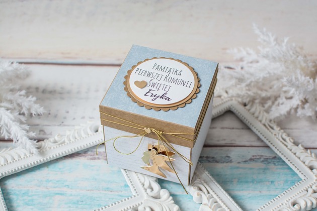 kartki scrapbooking Pamiątka Pierwszej Komunii Świętej, exploding box