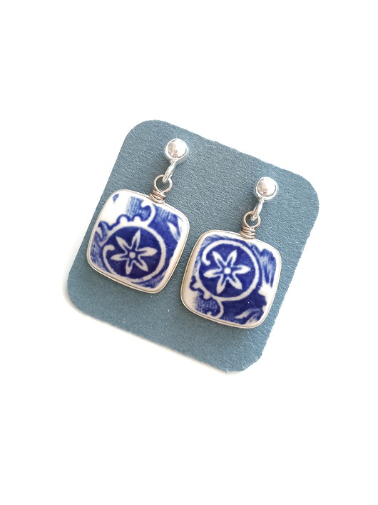 kolczyki ceramiczne Kolczyki ceramiczne w kobaltowe kwiaty