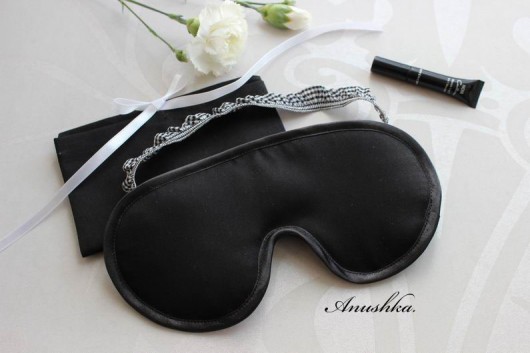 Black silk & white ANUSHKA