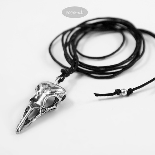 CROW - wisior w stylu boho - czaszka ptaka SR COCONUT