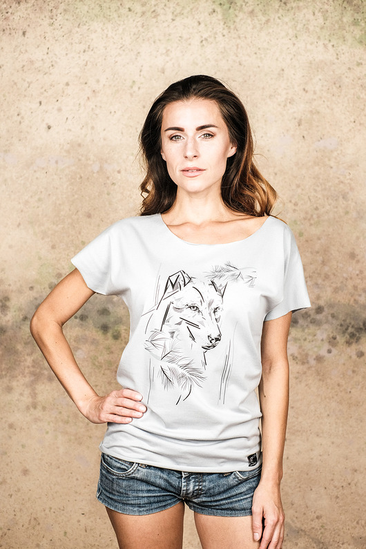 t-shirt damskie Bluzka WILK