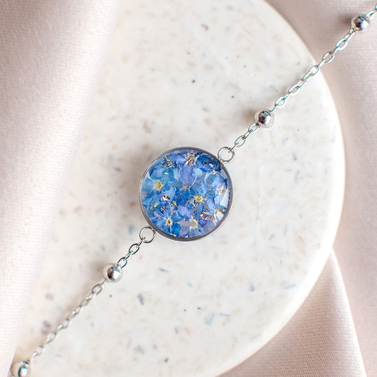 bransoletki z żywicy Bransoletka z niezapominajkami