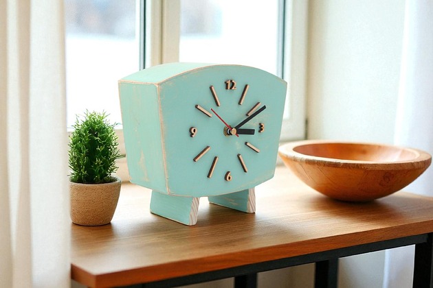 zegary Zegar biurkowy drewniany- cichy mechanizm - miętowy
