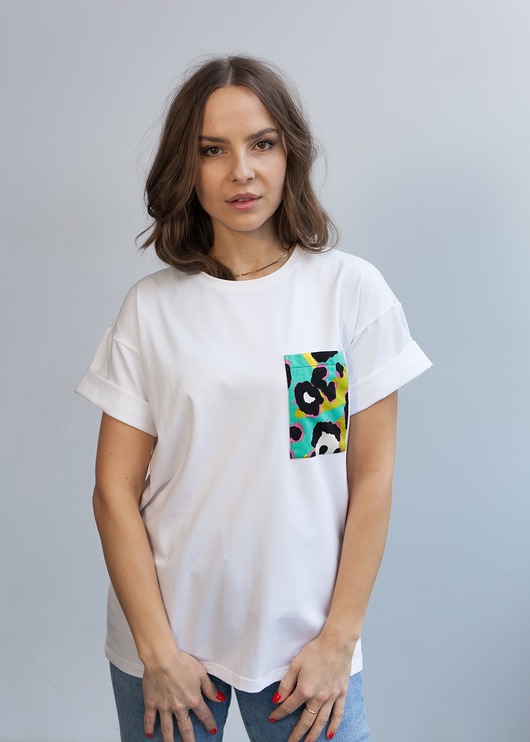 t-shirt damskie Koszulka oversize z kieszonka z upcyclingu