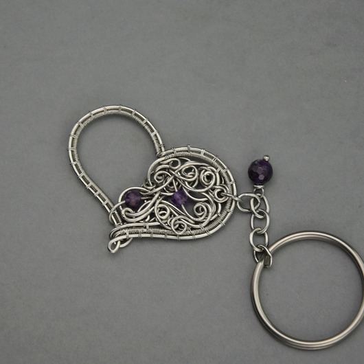 breloki Oryginalny brelok serce, breloczek ametyst wire wrapping