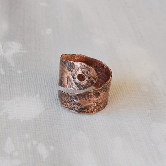 pierścionki - różne Pierścionek z kutej, oksydowanej miedzi /44/ biżuteria miedziana rękodzieło