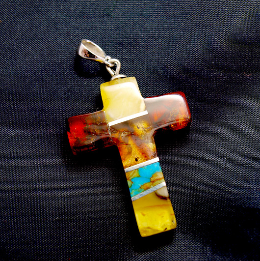 Wisiorek krzyżyk srebro, bursztyn POLLY Design
