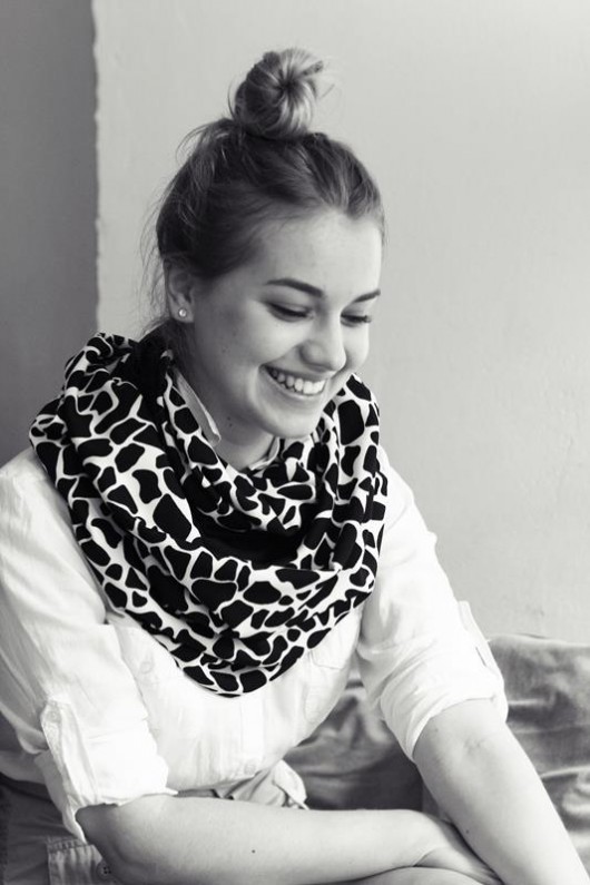 Dwustronny komin czarno - biała żyrafa marszka