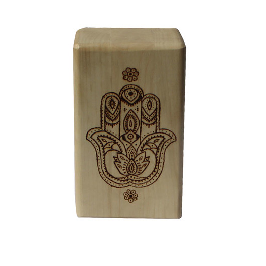 Klocek do jogi z grawerem Hamsa handmade Yogamata