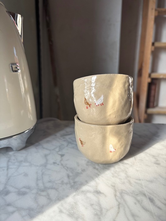 kubki i filiżanki Zestaw 2 Ceramicznych Czarek Running z Kurami 160 ml