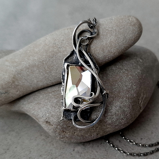 srebrne naszyjniki Greatgrey srebrny naszyjnik z kryształem Swarovskiego