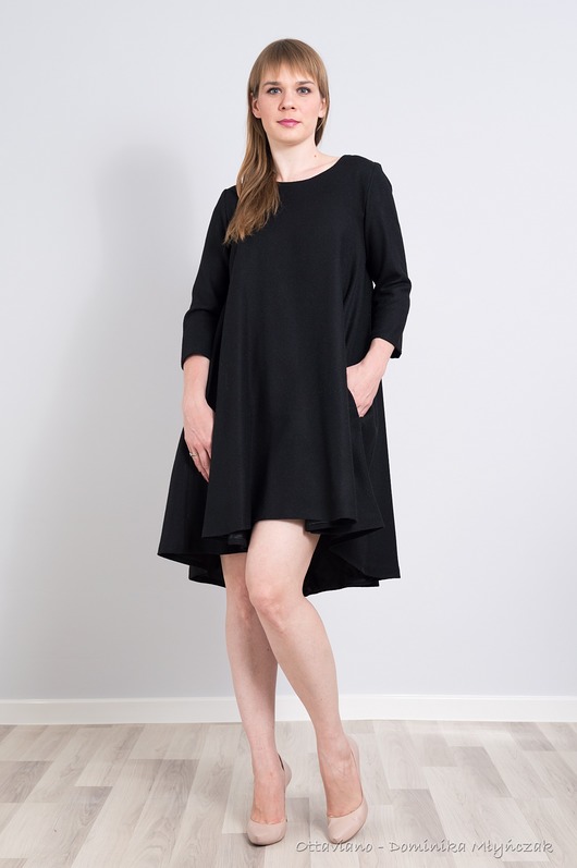 Sukienka elegancka KLOSZ kolor CZARNY OTTAVIANO Dominika Mlynczak