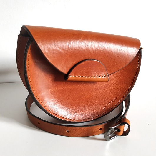 BELTBAG koniak półkole zamówinie PAWDECO