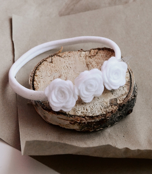 FairyBows trzy białe różyczki CHRZEST FairyBows