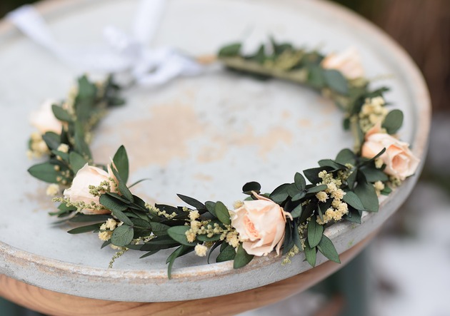 wianki komunijne Komunijny wianek na głowę z stabilizowanych kwiatów