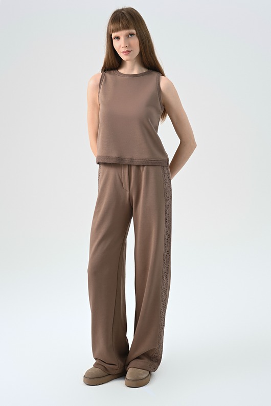 spodnie dresowe damskie Spodnie dresowe beżowe  z koronką