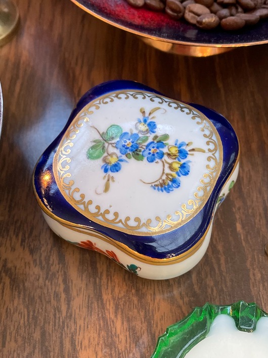 świeczniki i świece Unikatowa świeca sojowa vintage złocona porcelana