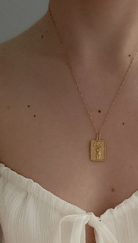 złote naszyjniki Naszyjnik Ciałko złocone