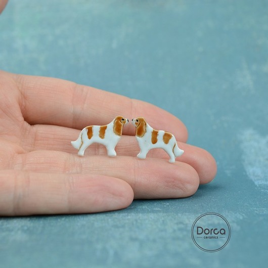 Cavalier mini pieski- ceramiczne kolczyki Dorca