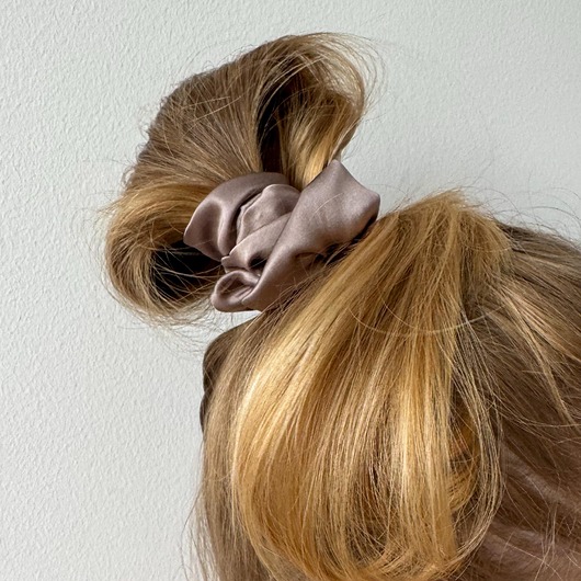gumki do włosów Jedwabna scrunchie gumka frotka mini taupe